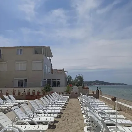 Kum Marmara Adasi